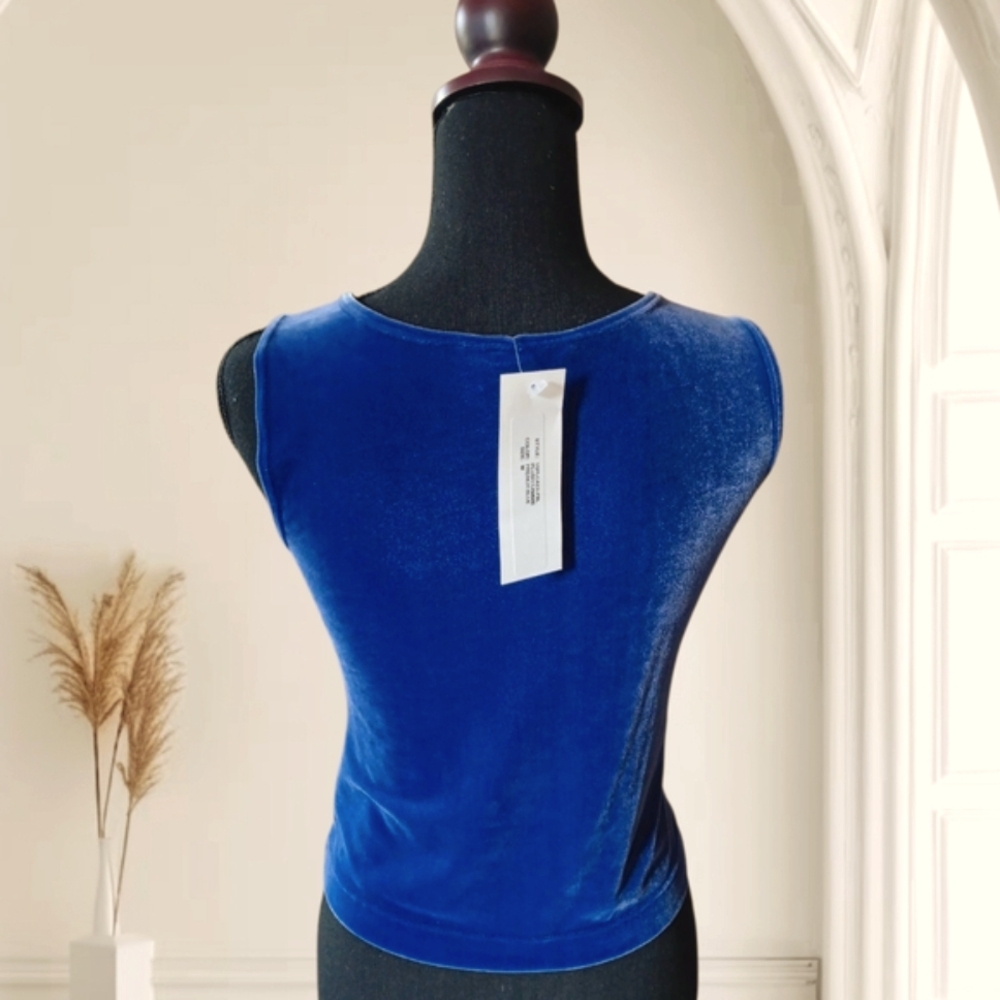 Velvet. Blue Sleeveless Women's Belly Button Length Top. Brand New. Size M. New!